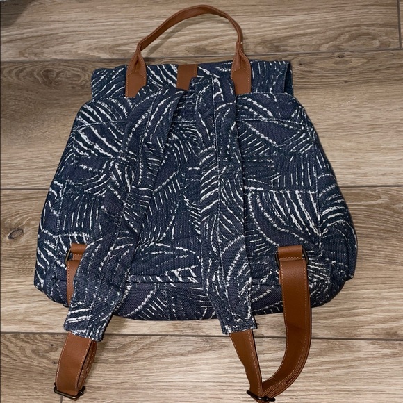 Lu & Elle Backpack - Picture 2 of 7